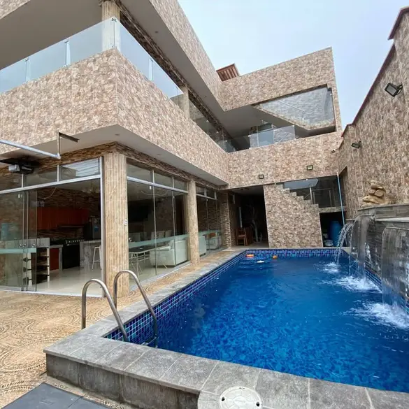 Casa de 8 habitaciones, Lima · Venta Casa  en Punta Negra
