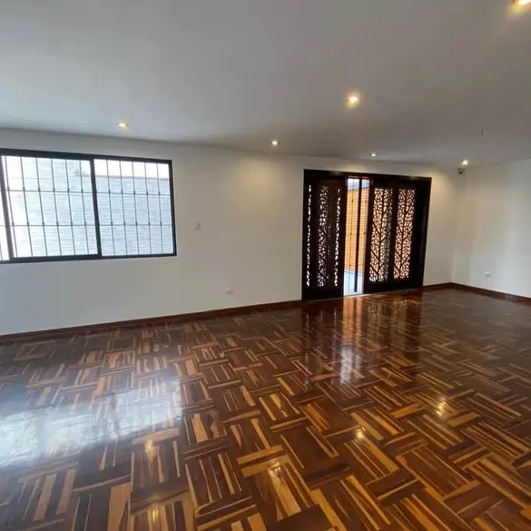 Casa de 5 habitaciones, Lima · Venta Casa  en