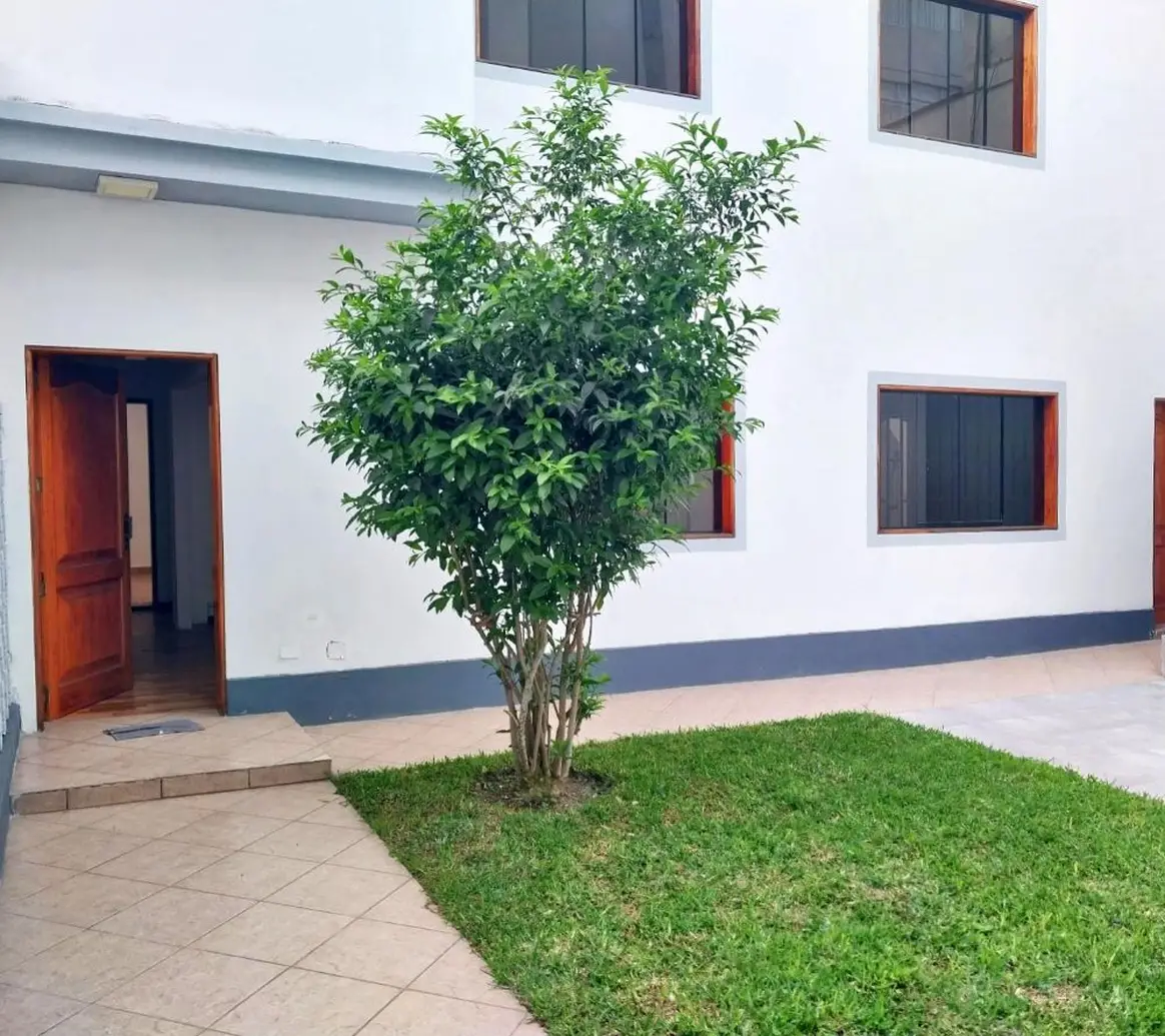 Casa de 10 habitaciones, Lima · Venta Casa  en San Isidro